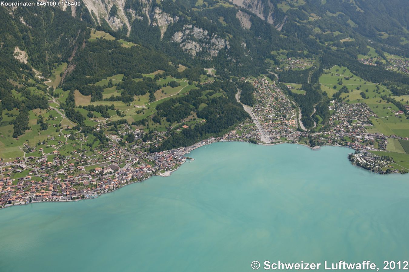 Brienz, durchflossen vom Trachtbach; Mitte: Schwanden b. Brienz mit starker Verbauung des Glysibachs; rechts: Lauenen mit dem Delta des Schwanderbach